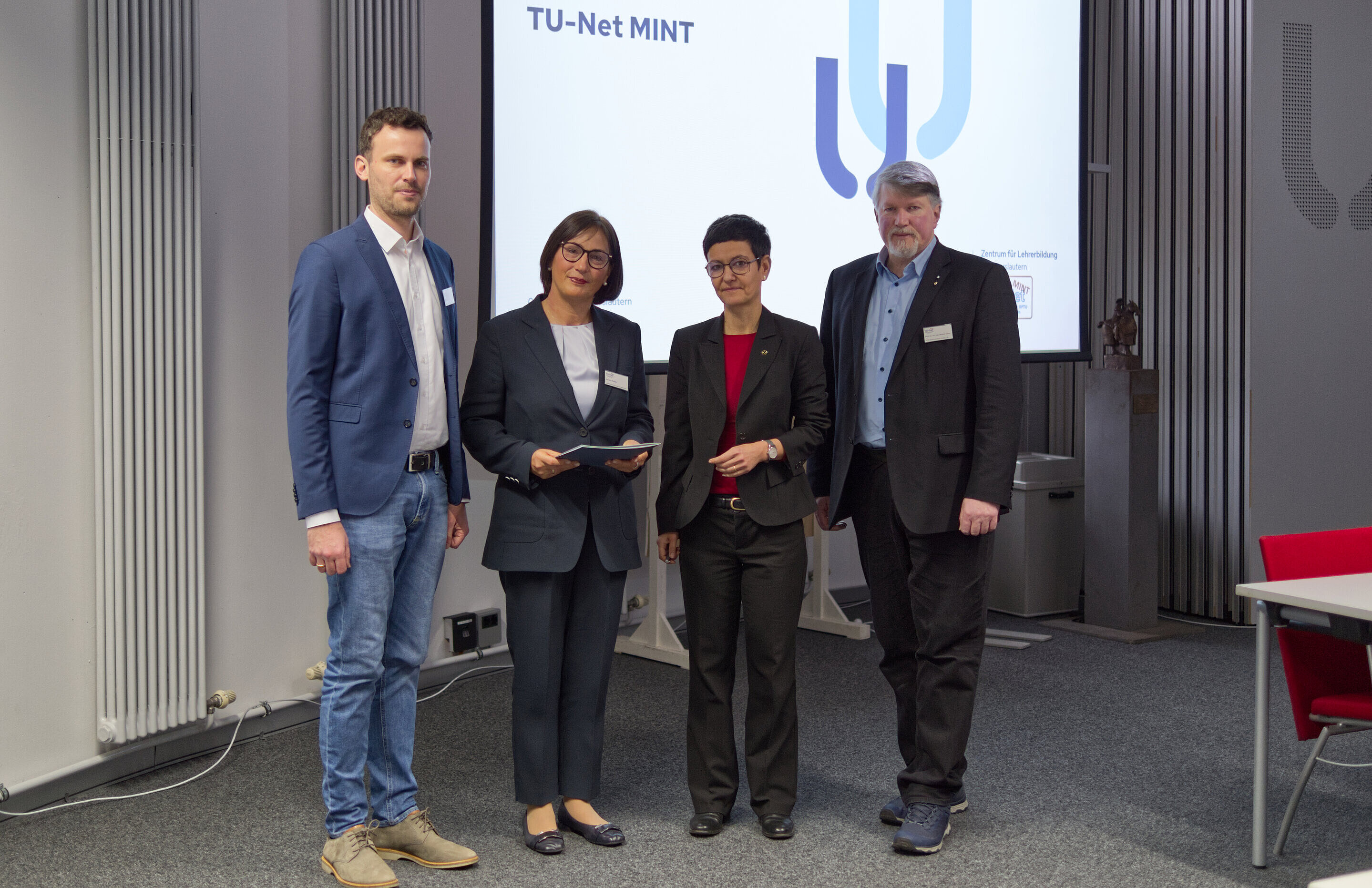 csm News 006 TU Net MINT Netzwerktreffen Vertragsunterzeichnung 1bd349320e